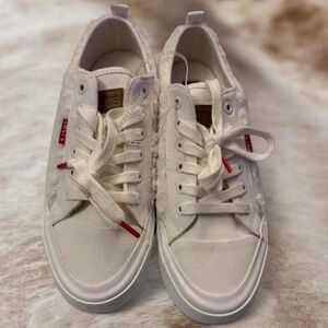 Levi's Faux Shearling Low Top Sneakers Cream – Women's 7.5 – Cozy Sherpa NEW